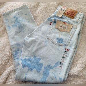 Levi's Classic 501 Straight Leg Cropped Acid Wash Jeans- Perfect For Petite!